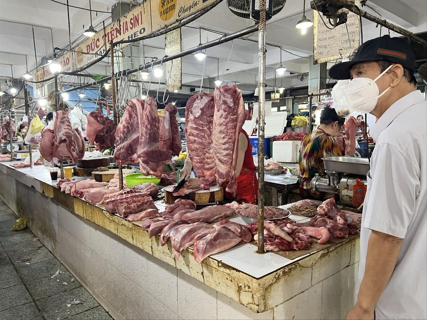 Giá thịt heo bình ổn tại TPHCM liên tục tăng kể từ sau Tết. Ảnh: U.P