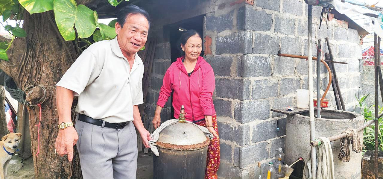 “Em bé Bảo Ninh” phụ vợ làm việc nhà “Em bé Bảo Ninh” phụ vợ làm việc nhà