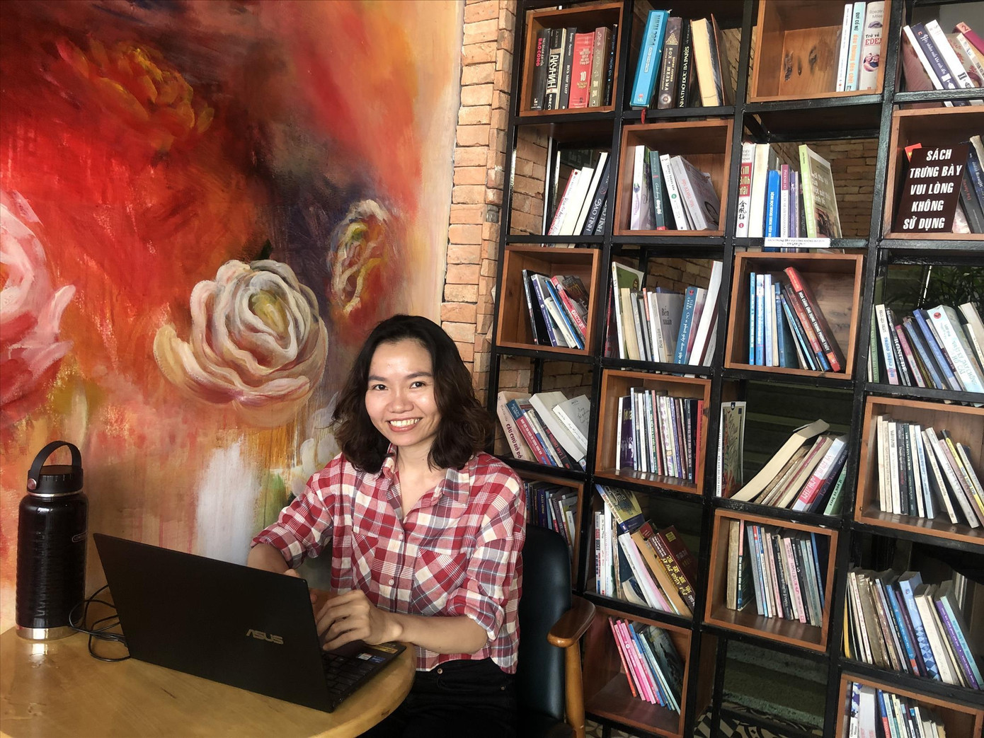 Làm việc ở thành phố nhưng tháng nào Nguyễn Nga cũng sắp xếp công việc để về Đồng Nai thăm gia đình Làm việc ở thành phố nhưng tháng nào Nguyễn Nga cũng sắp xếp công việc để về Đồng Nai thăm gia đình