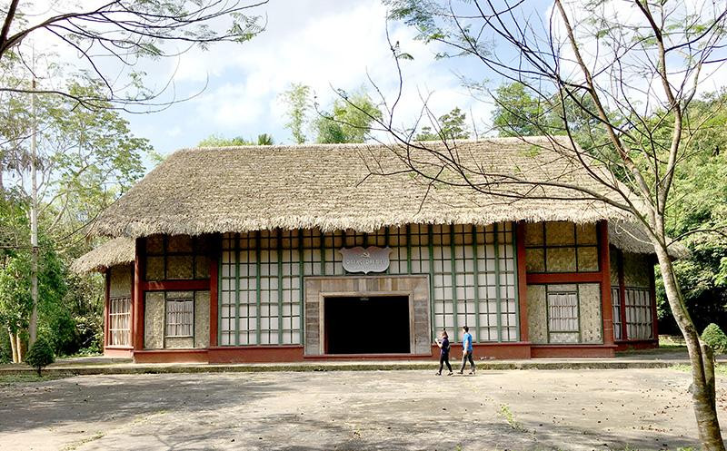 Hội trường nơi họp Đại hội Đảng lần thứ II ở Chiến khu Việt Bắc