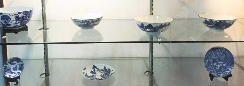 Vài món đồ của nhà cổ ngoạn Vương Hồng Sển hiện lưu tại Bảo tàng Thành phố Vài món đồ của nhà cổ ngoạn Vương Hồng Sển hiện lưu tại Bảo tàng Thành phố