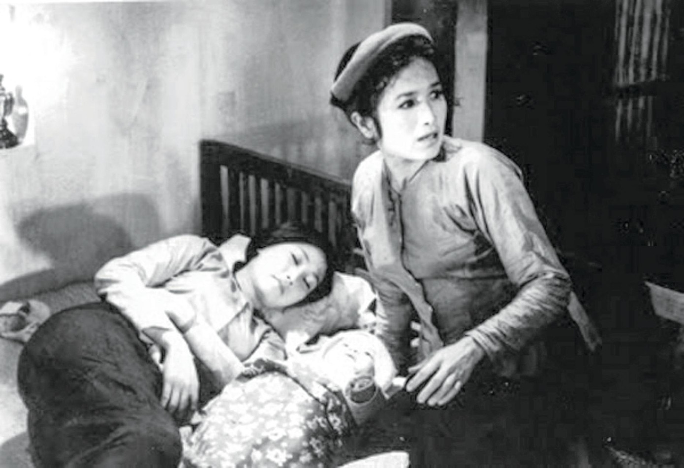 Cảnh trong phim “Sao Tháng Tám” Cảnh trong phim “Sao Tháng Tám”