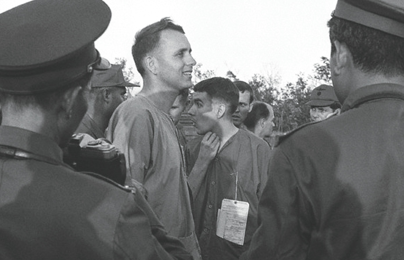 Sỹ quan Mỹ được Chính phủ Cách mạng lâm thời Cộng hòa miền Nam Việt Nam trao trả