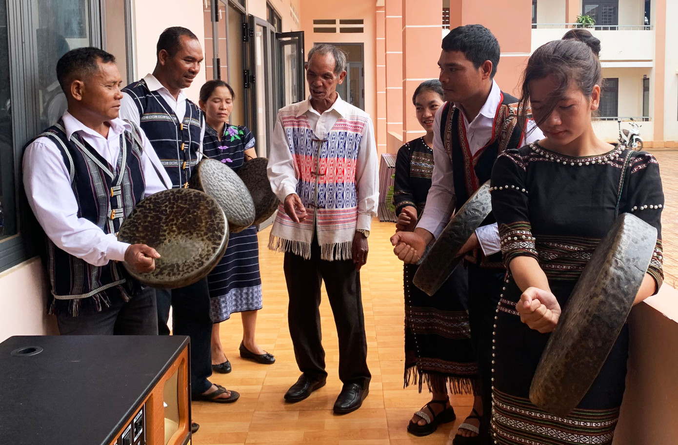 Đội chiêng thôn Duệ