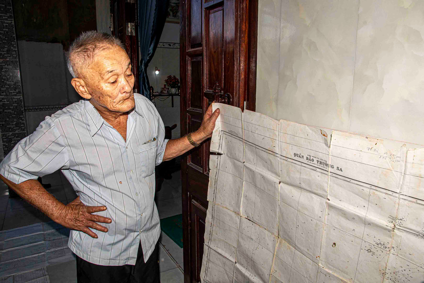 Lão ngư dân Ngô Văn Chức, thế hệ đầu tiên ở đảo Phú Quý ra Trường Sa. Ảnh: Văn Chương Lão ngư dân Ngô Văn Chức, thế hệ đầu tiên ở đảo Phú Quý ra Trường Sa. Ảnh: Văn Chương