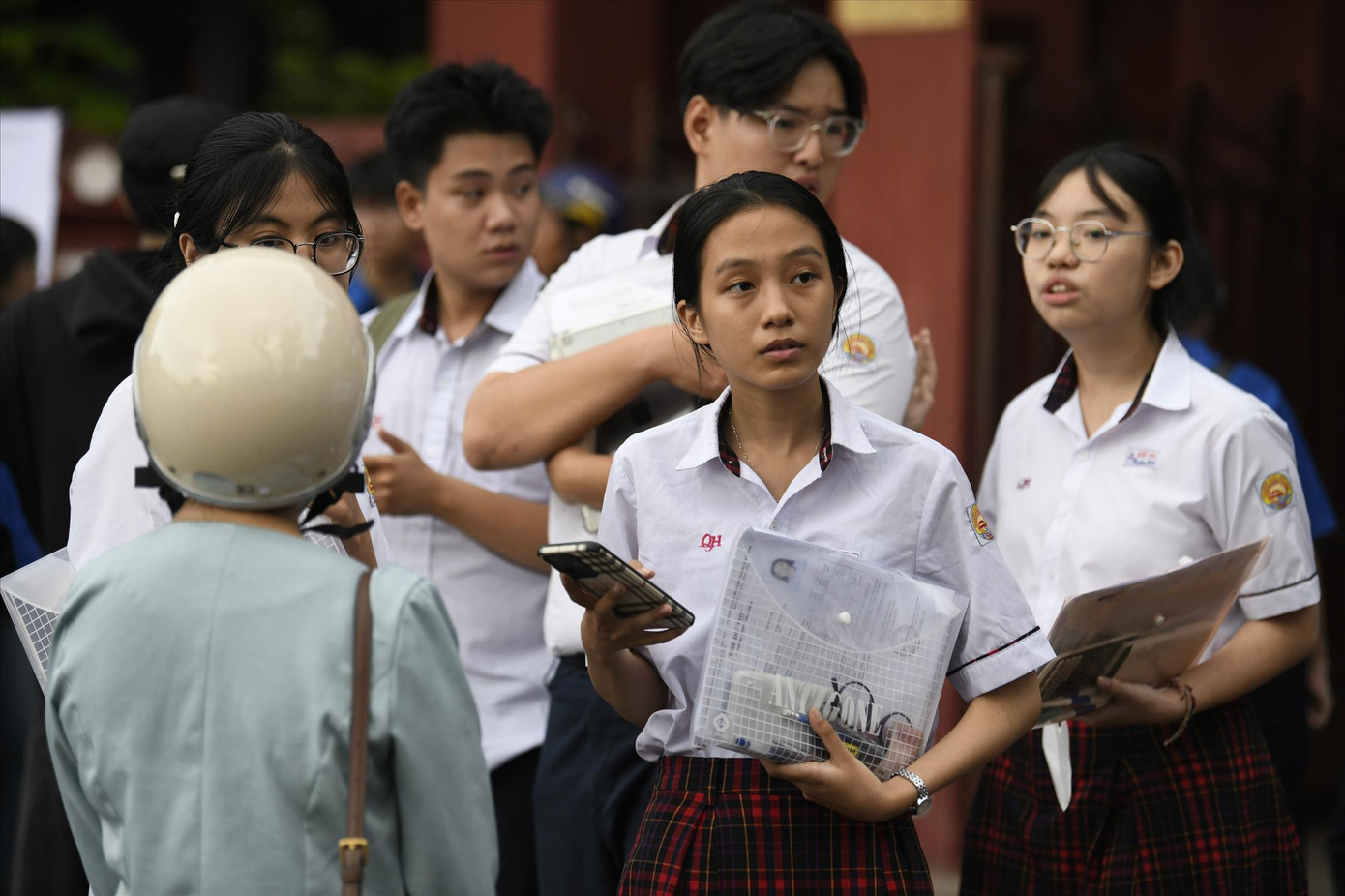 Thí sinh thi tốt nghiệp THPT môn Toán, môn tiếng Anh than khó. Ảnh: Như Ý