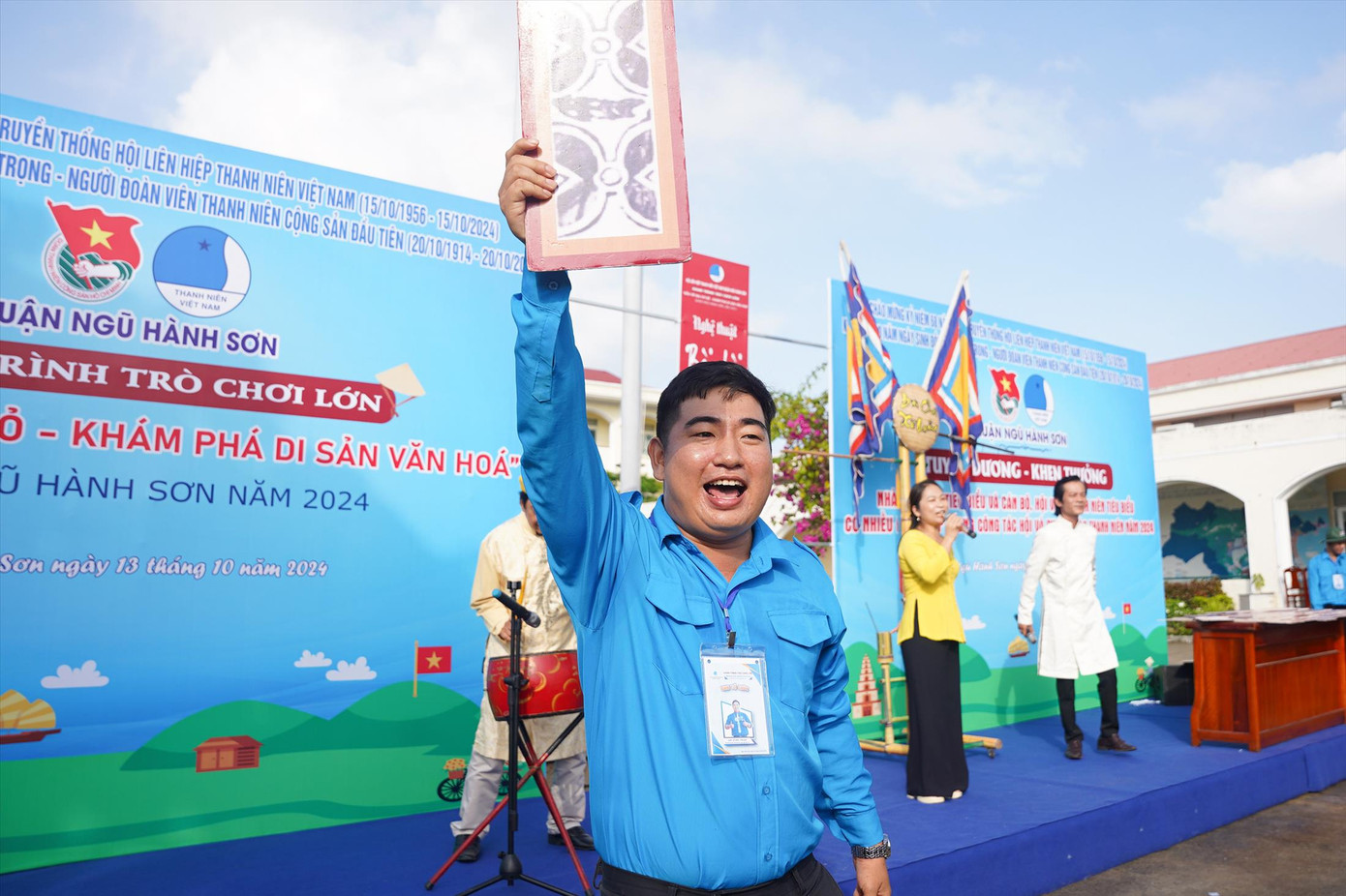 Sân khấu hô hát bài chòi lần đầu được mang vào trò chơi lớnẢnh: Giang Thanh