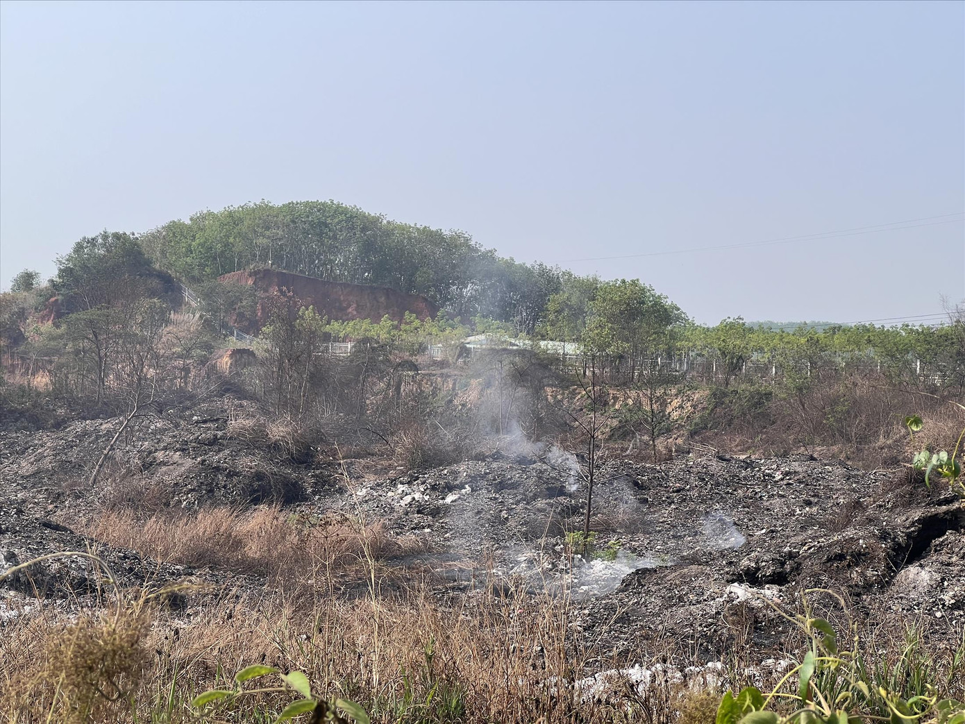 Nhà máy phân loại rác thủ công vì chưa xây dựng lò đốt Nhà máy phân loại rác thủ công vì chưa xây dựng lò đốt