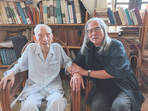 Học giả Nguyễn Đình Đầu và tác giả bài viết. Học giả Nguyễn Đình Đầu và tác giả bài viết.