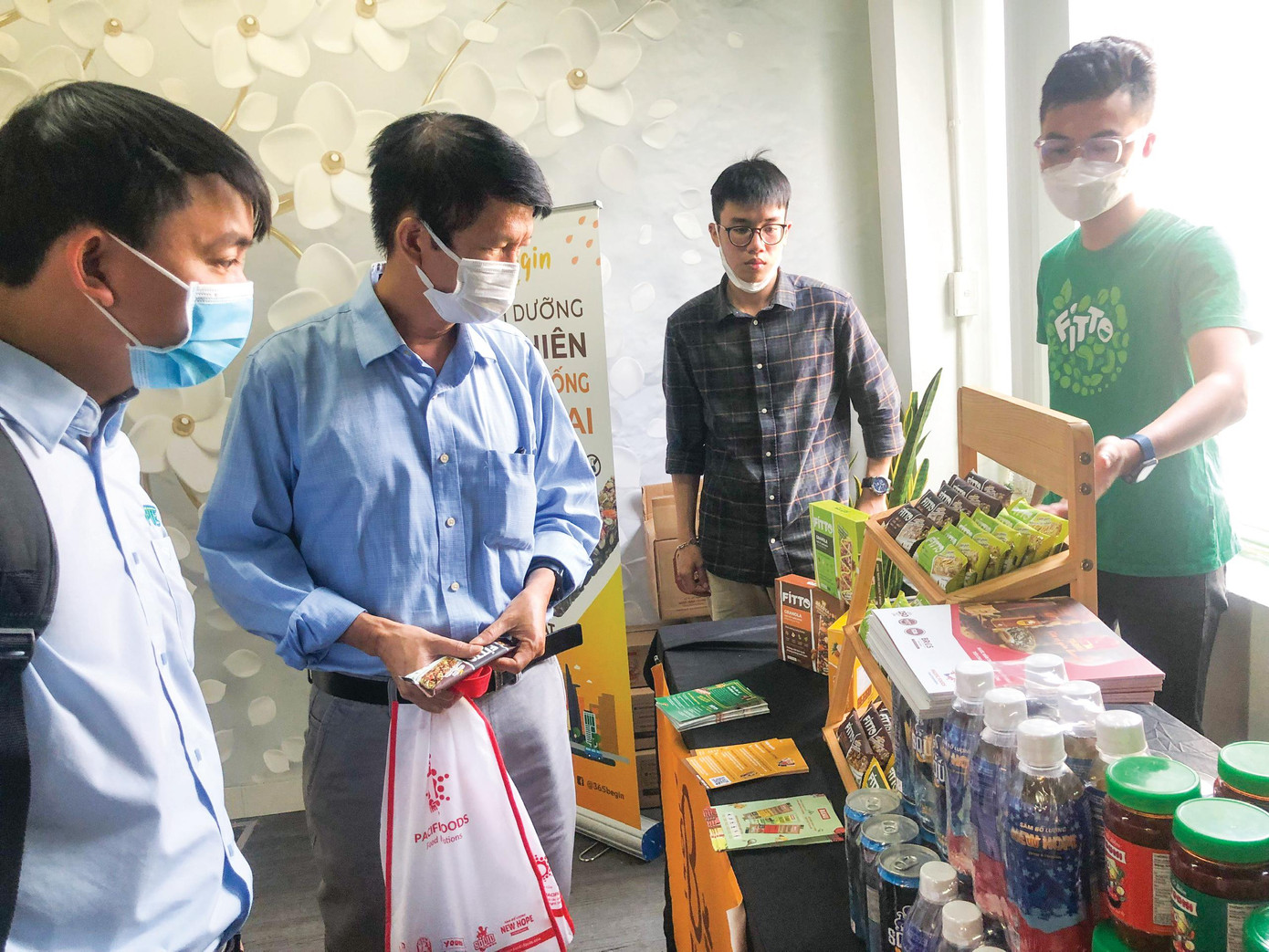 Kiều bào kết nối với DN trong nước đưa sản phẩm ra thị trường quốc tế Kiều bào kết nối với DN trong nước đưa sản phẩm ra thị trường quốc tế