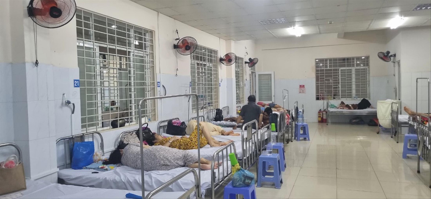 Các bệnh nhân trong vụ ngộ độc đang được điều trị tại Bệnh viện Đa khoa Long Khánh. Các bệnh nhân trong vụ ngộ độc đang được điều trị tại Bệnh viện Đa khoa Long Khánh.