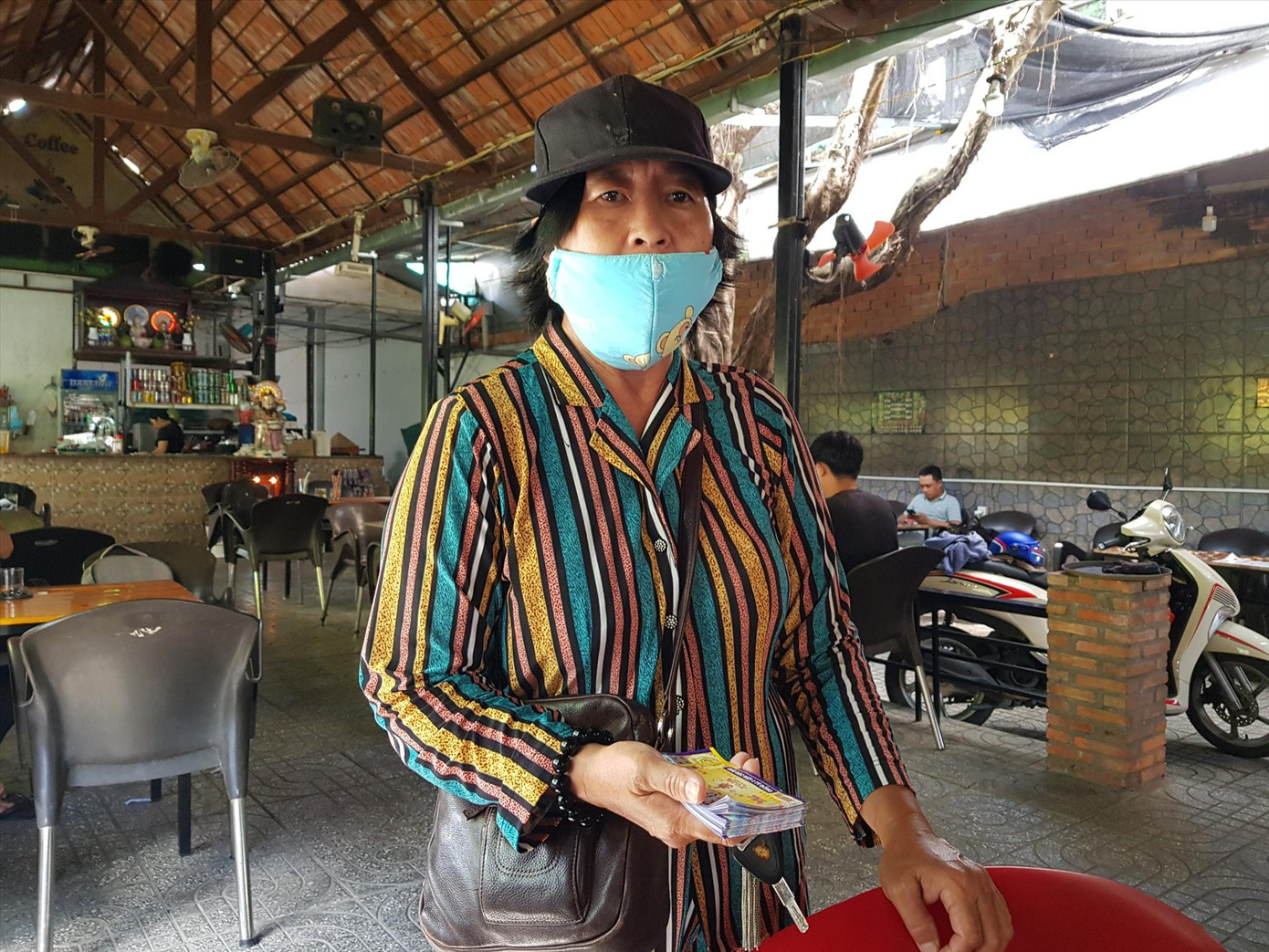 Hội đồng XSKT miền Nam đã chấn chỉnh việc không cho người bán dạo trả vé số “ế” Ảnh: Nhật Huy