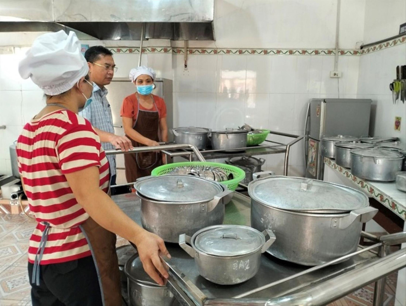 Kiểm tra công tác đảm bảo ATTP tại trường học Kiểm tra công tác đảm bảo ATTP tại trường học