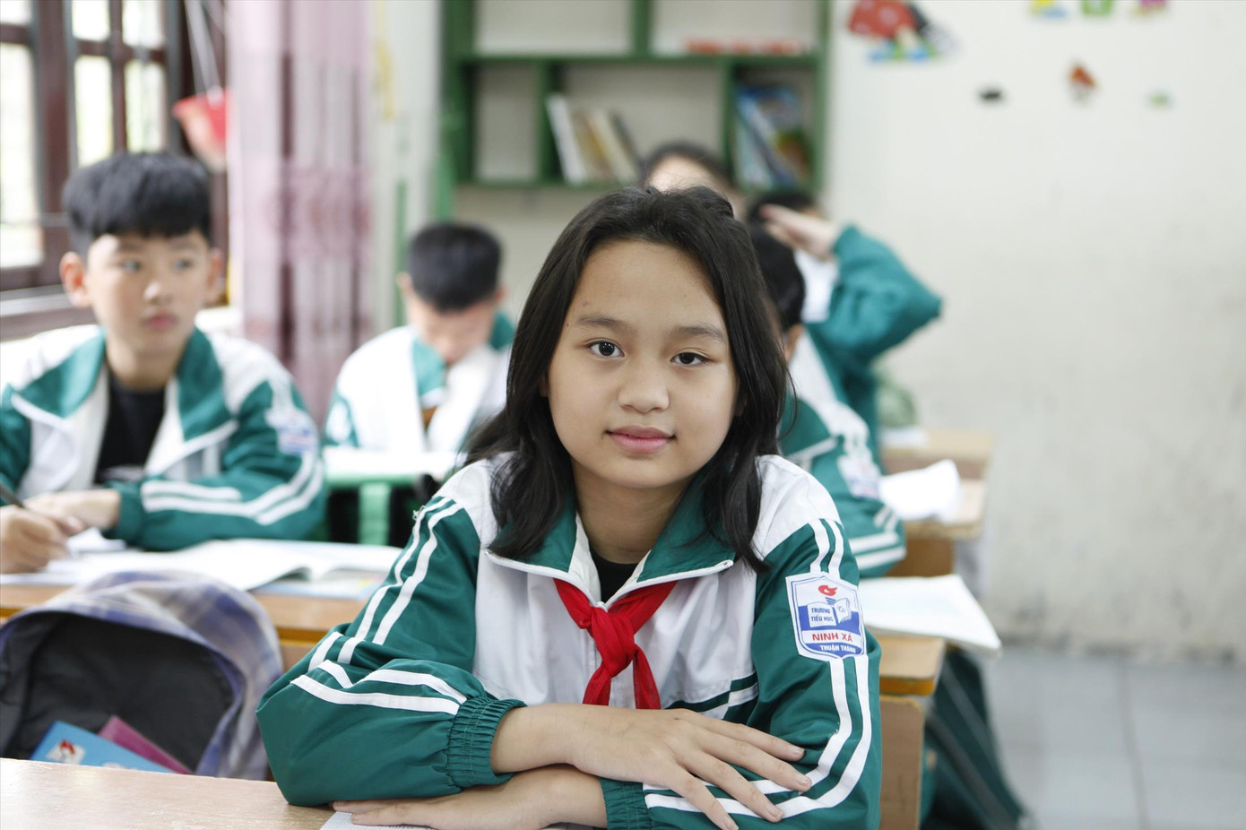 Em Nguyễn Thị Hoài An cắt mái tóc của mình tặng bệnh nhân ung thư.