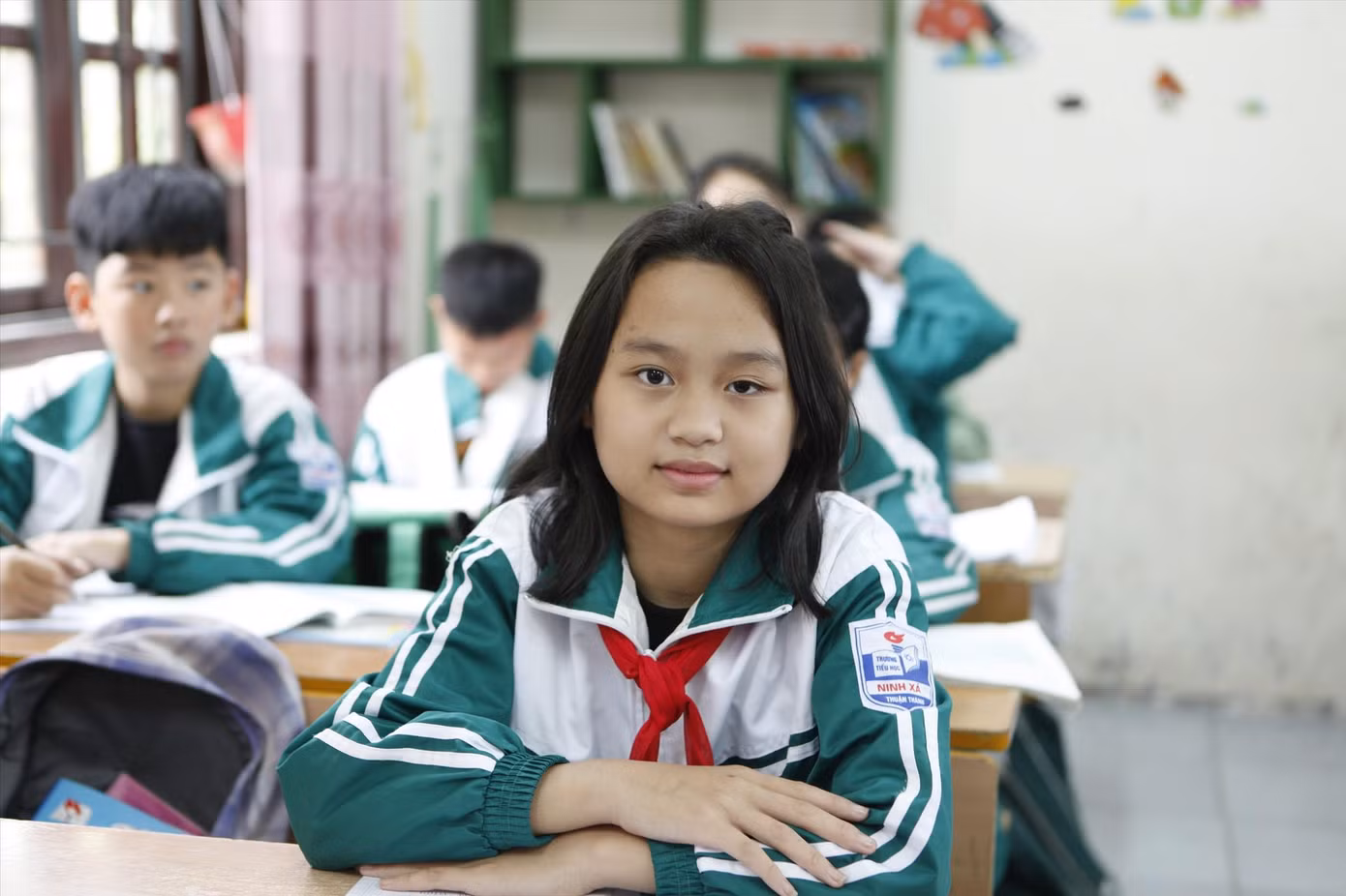 Em Nguyễn Thị Hoài An cắt mái tóc của mình tặng bệnh nhân ung thư.