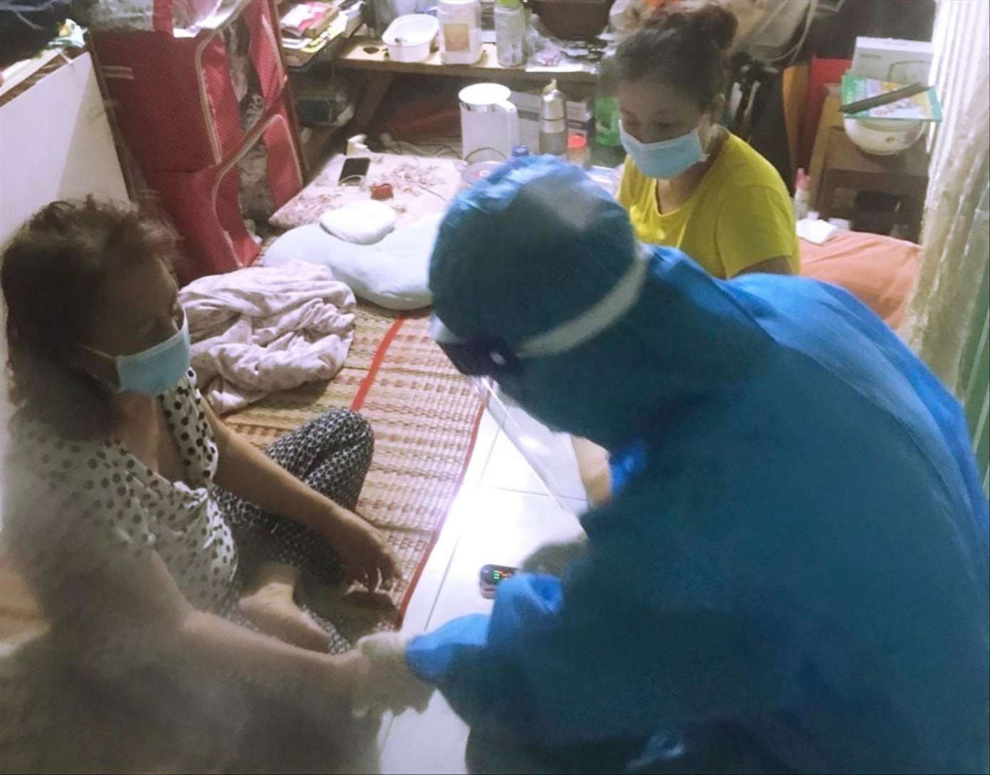 Tư vấn, hỗ trợ điều trị bệnh nhân tại nhà