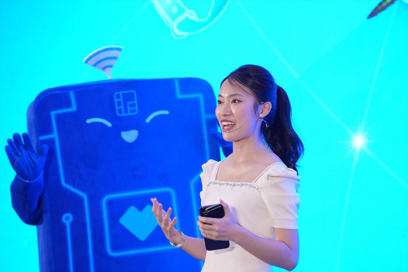 Khánh Vy mang đến câu chuyện truyền cảm hứng về hình thức thanh toán số hiện đại và thuận tiện