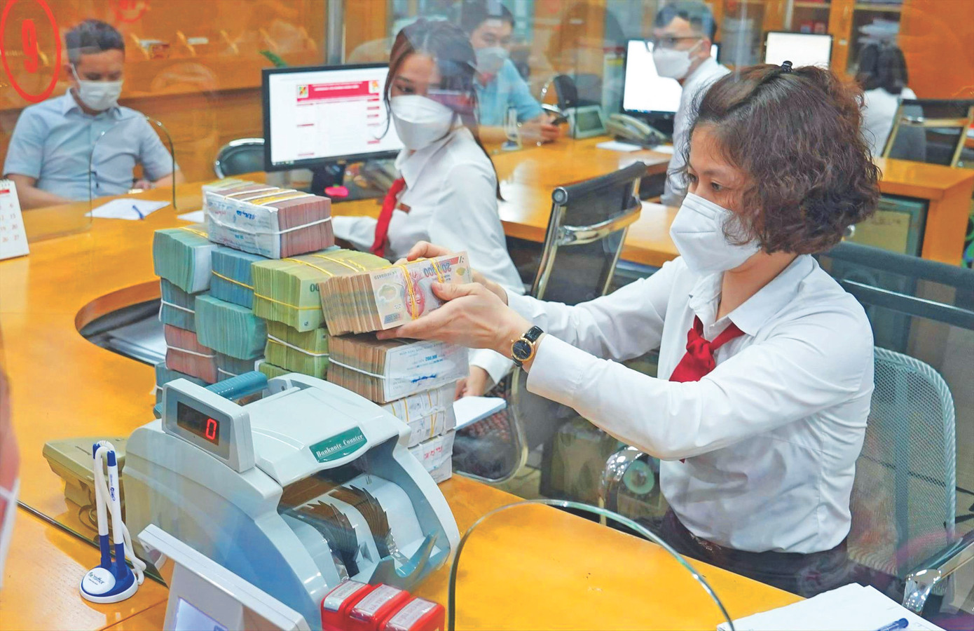 2023 là năm nhiều áp lực với ngành ngân hàng. 2023 là năm nhiều áp lực với ngành ngân hàng.