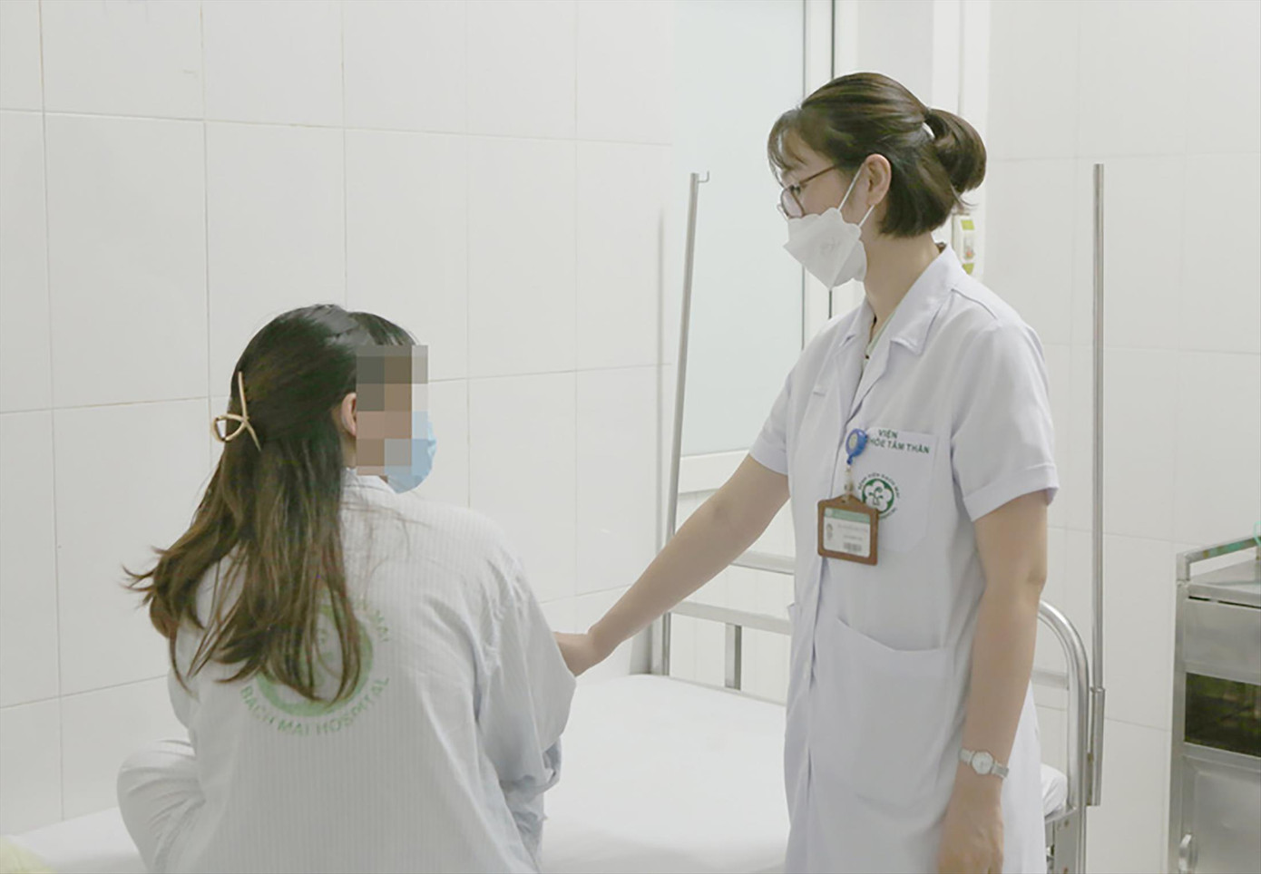 Bác sĩ Viện Sức khỏe tâm thần khám cho bệnh nhân trầm cảm sau sinh Bác sĩ Viện Sức khỏe tâm thần khám cho bệnh nhân trầm cảm sau sinh