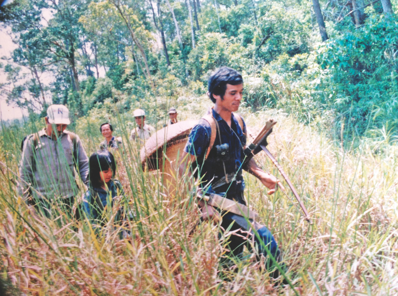 Toán fulro của K’Sờn ra hàng Toán fulro của K’Sờn ra hàng