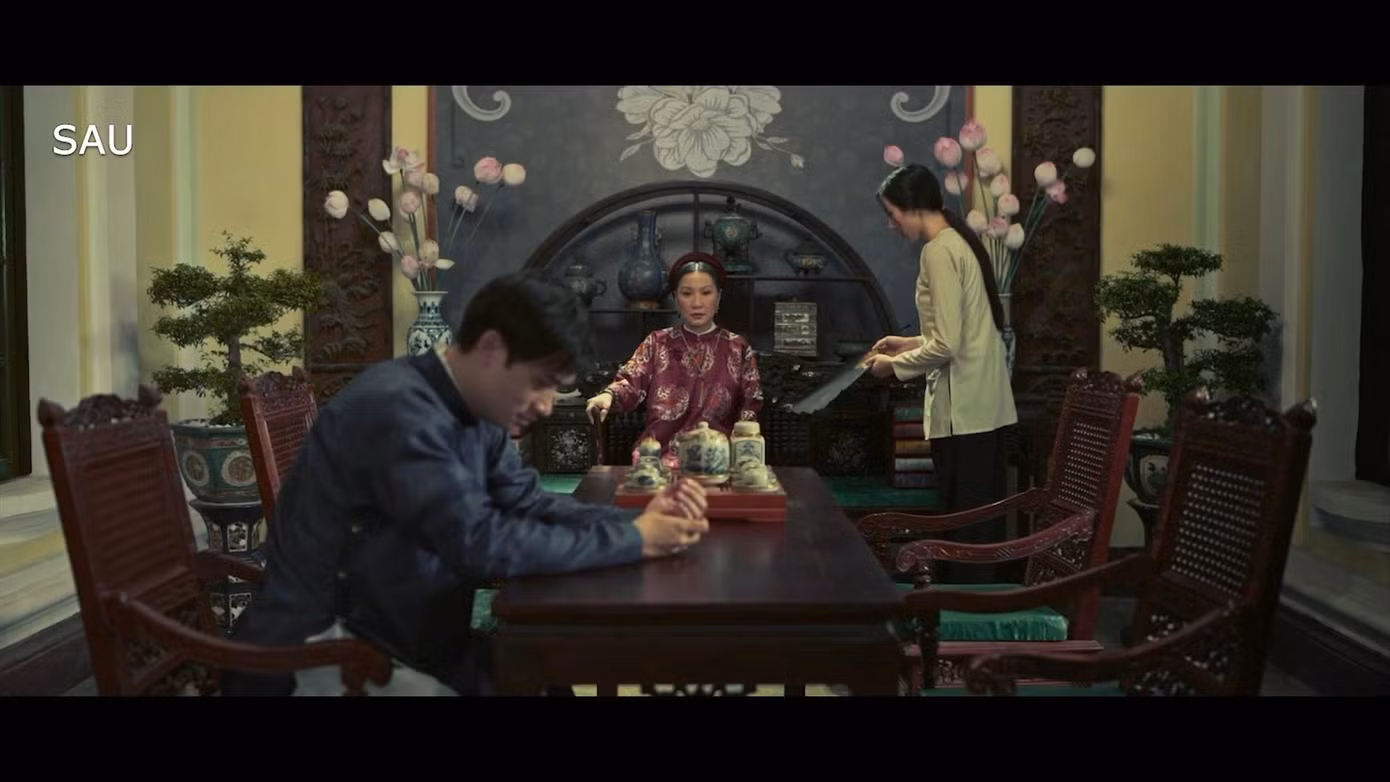 Linh miêu mượn khung cảnh gia môn quyền quý ở Huế để kể chuyện ma. Linh miêu mượn khung cảnh gia môn quyền quý ở Huế để kể chuyện ma.