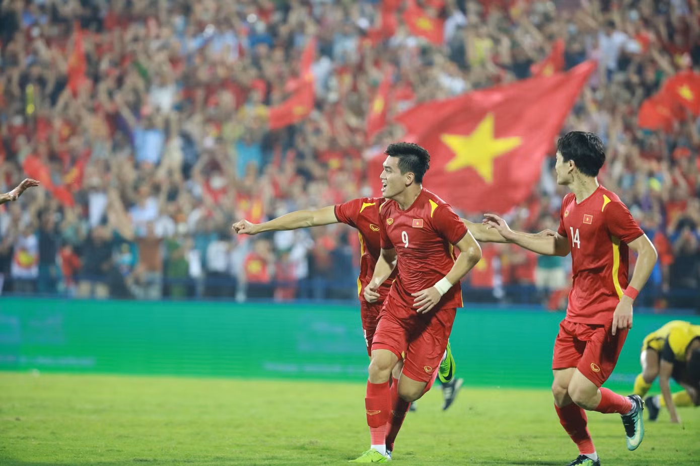Tiến Linh trở thành người hùng khi ghi bàn duy nhất đưa U23 Việt Nam vượt qua U23 Malaysia để vào Chung kết SEA Games 31 Ảnh: Như Ý