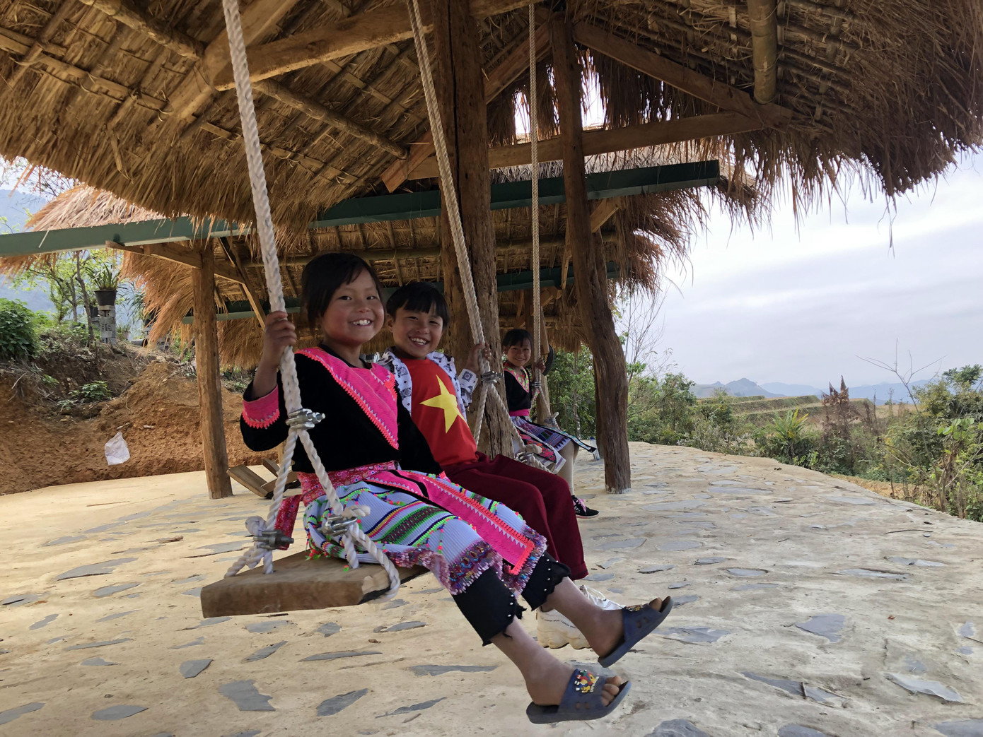 Trẻ em người Mông ở bản Sin Suối Hồ (tỉnh Lai Châu) Ảnh: Nguyệt Hà Trẻ em người Mông ở bản Sin Suối Hồ (tỉnh Lai Châu) Ảnh: Nguyệt Hà