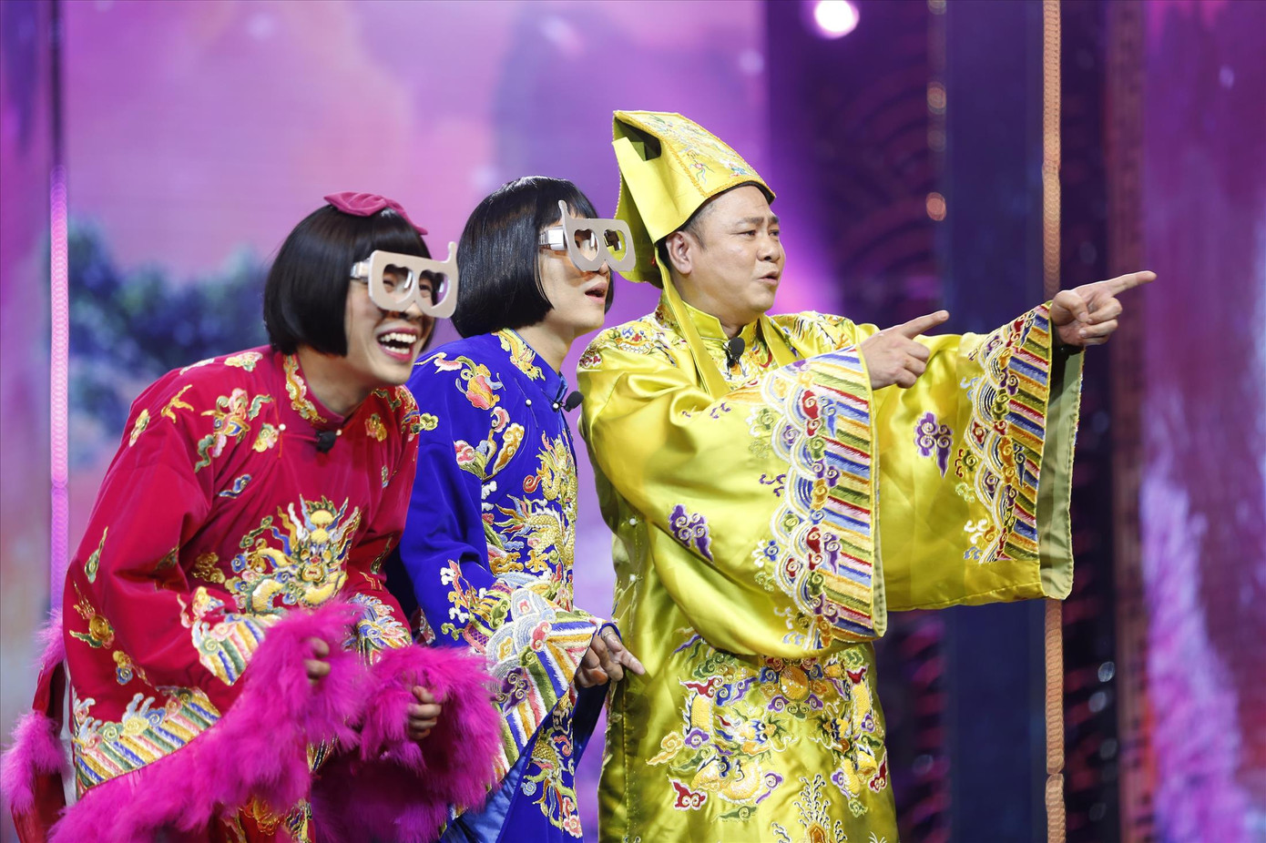 Phục trang, phụ kiện của một số diễn viên tham gia Táo quân được hé lộ Phục trang, phụ kiện của một số diễn viên tham gia Táo quân được hé lộ