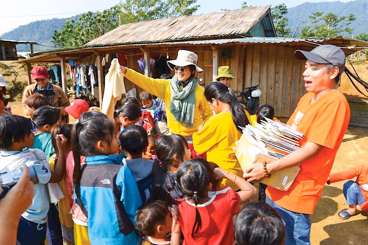 Chị Jang tại làng Nam Trà My Chị Jang tại làng Nam Trà My