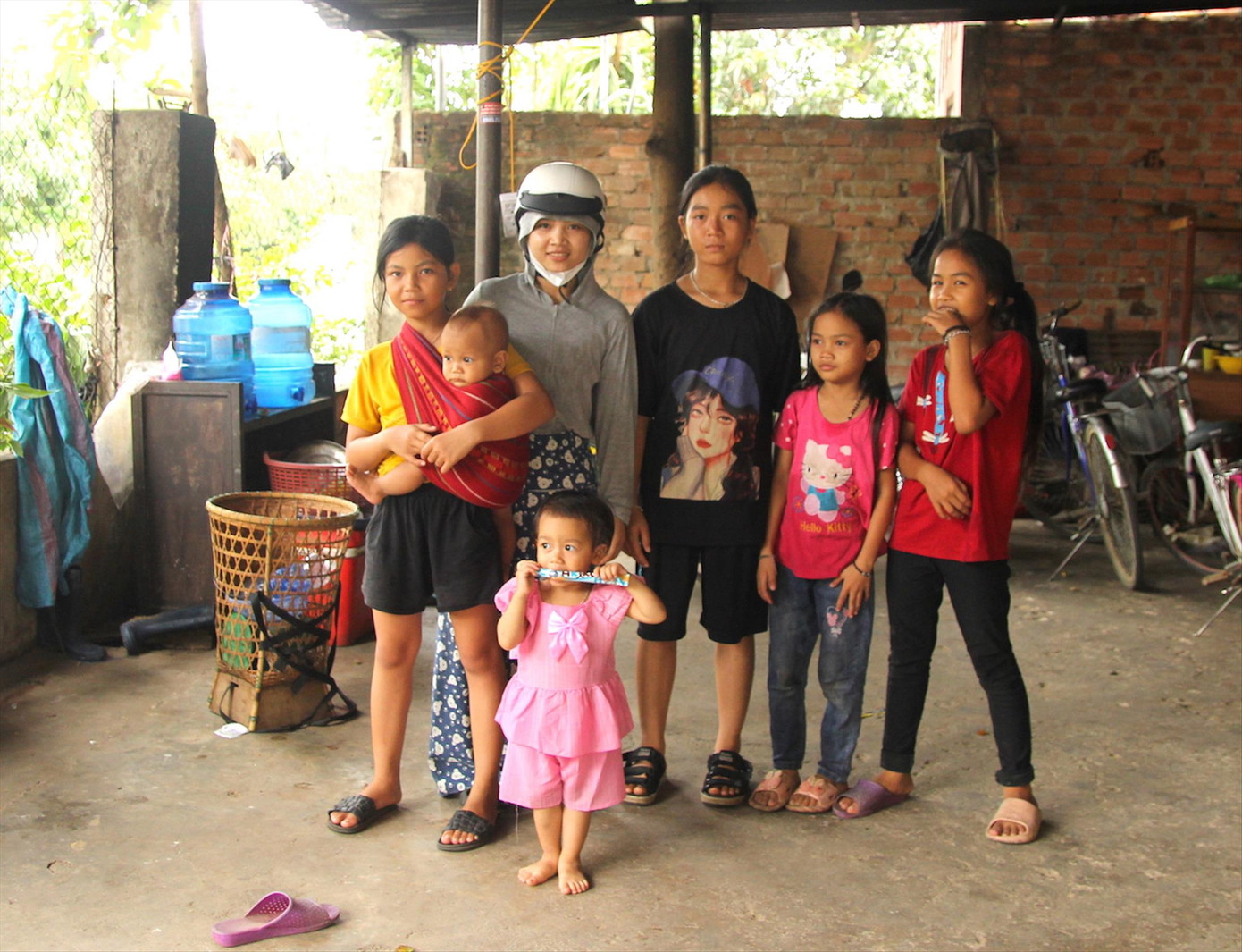 Những người con, cháu của bà Y Ten Những người con, cháu của bà Y Ten