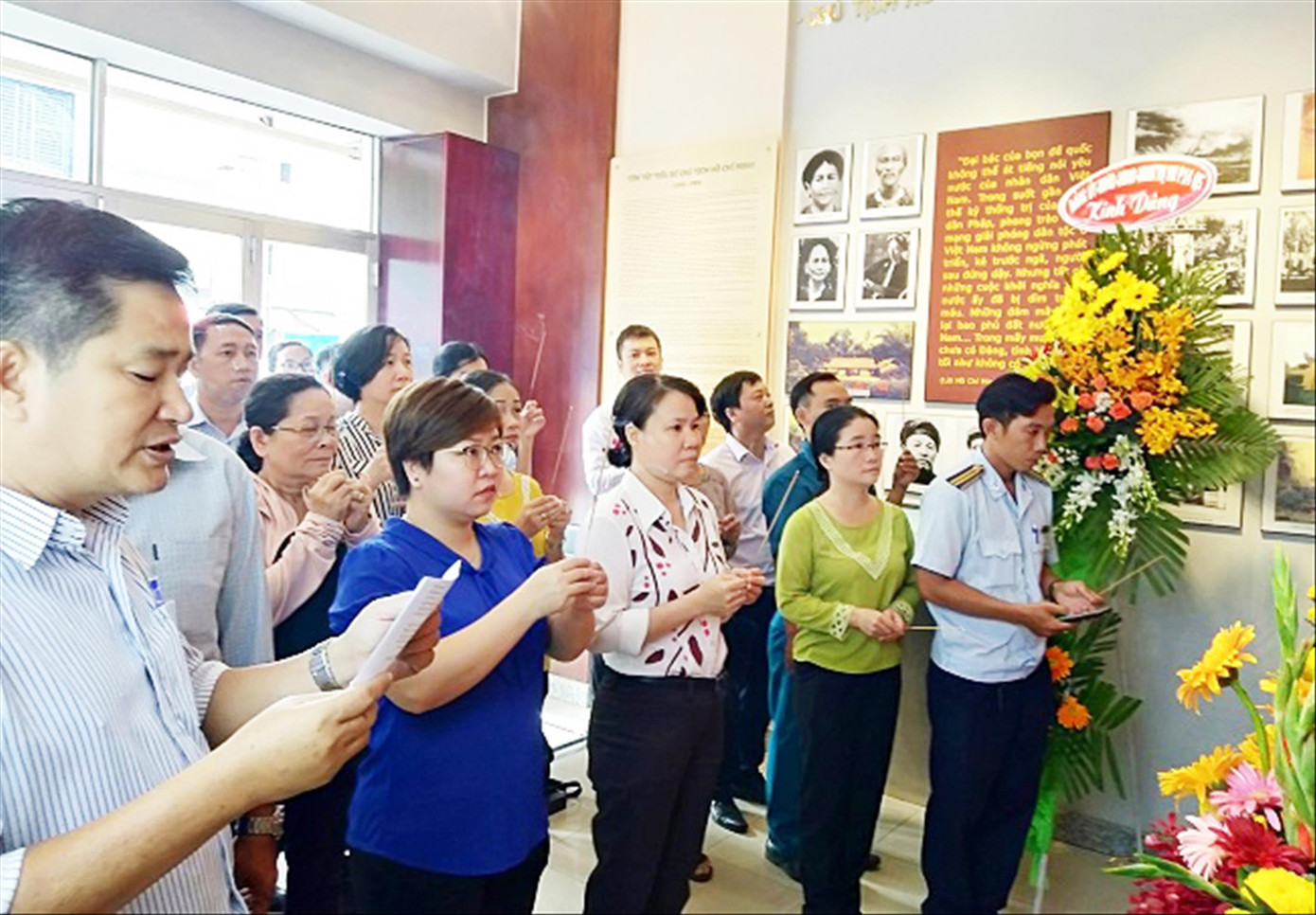 Khách tới tham quan khu di tích số 5 Châu Văn Liêm ( Ảnh: Tư liệu phòng Văn hóa, quận 5, TPHCM) (Trước khi có dịch covid-19 xuất hiện)