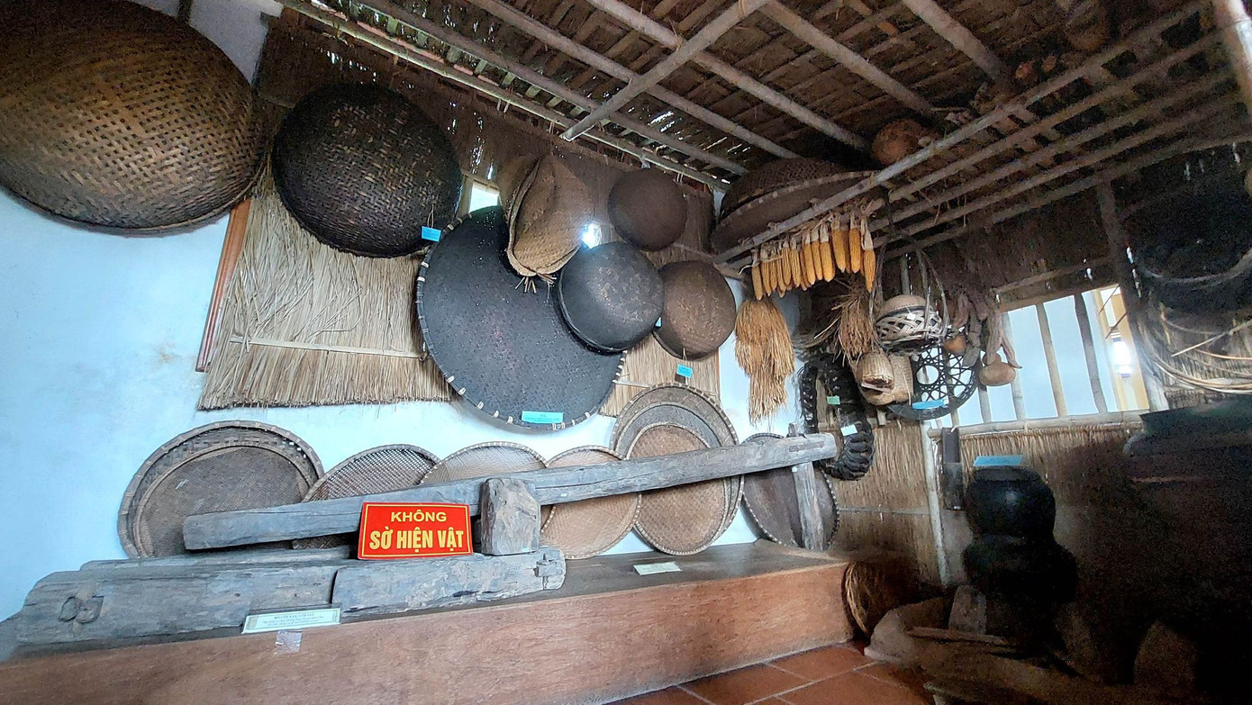 Hiện vật được trưng bày theo “bộ trăm” ở Bảo tàng Đồng quê Hiện vật được trưng bày theo “bộ trăm” ở Bảo tàng Đồng quê