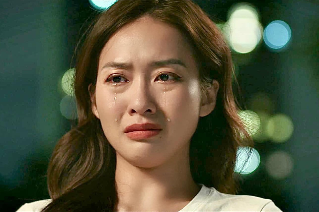 Khả Ngân phải khóc liên tục 7 tiếng khi đóng phim “Gia đình mình vui bất thình lình”