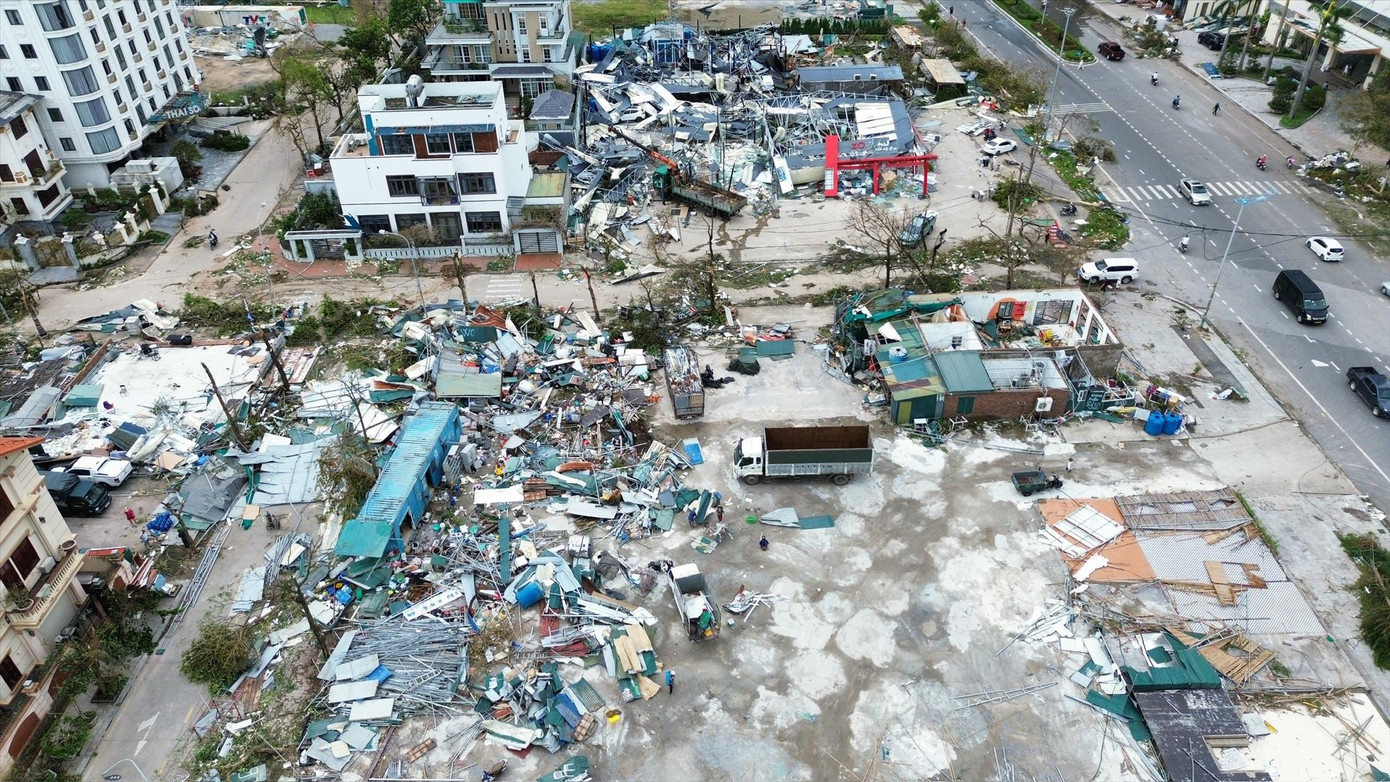 Nhiều doanh nghiệp mất trắng tài sản sau bão số 3. Ảnh: Hoàng Dương