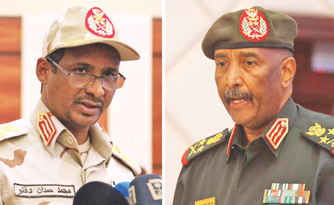 Hai vị tướng Abdel Fattah al-Burhan (phải) và Mohamed Hamdan Dagalo từng là bạn một thời. Ảnh: Getty