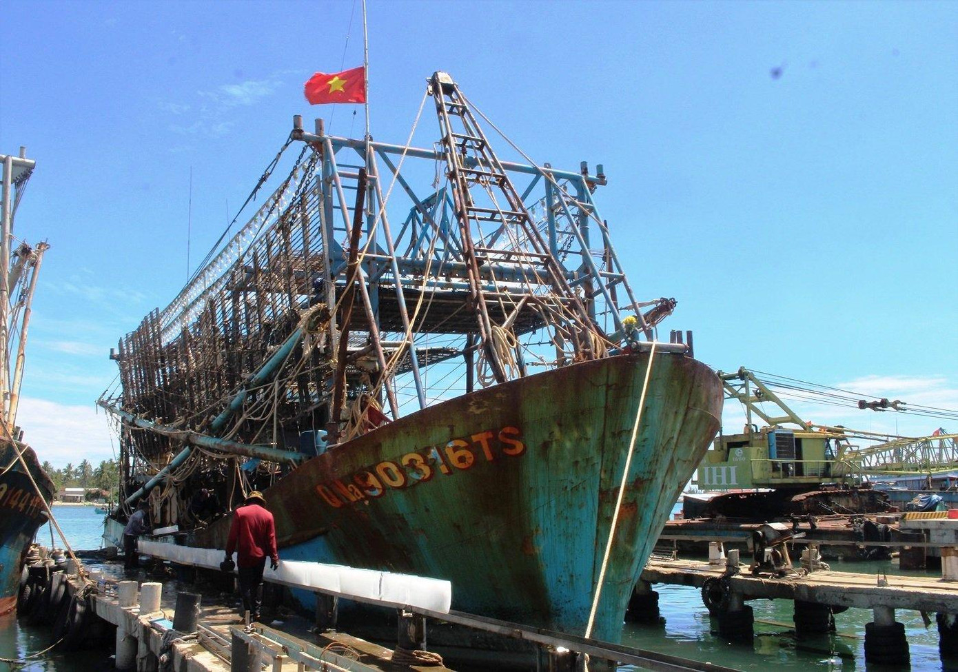 Tàu cá xa bờ ở Quảng Nam gặp khó khăn