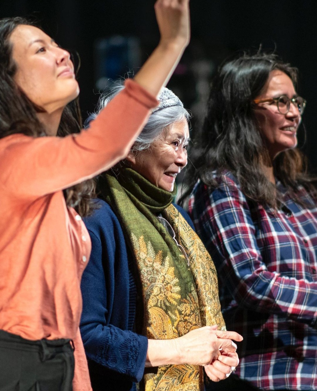 Bà Nga và đạo diễn Marine (ngoài cùng bên trái) trong buổi công diễn “Những thân thể nhiễm độc”