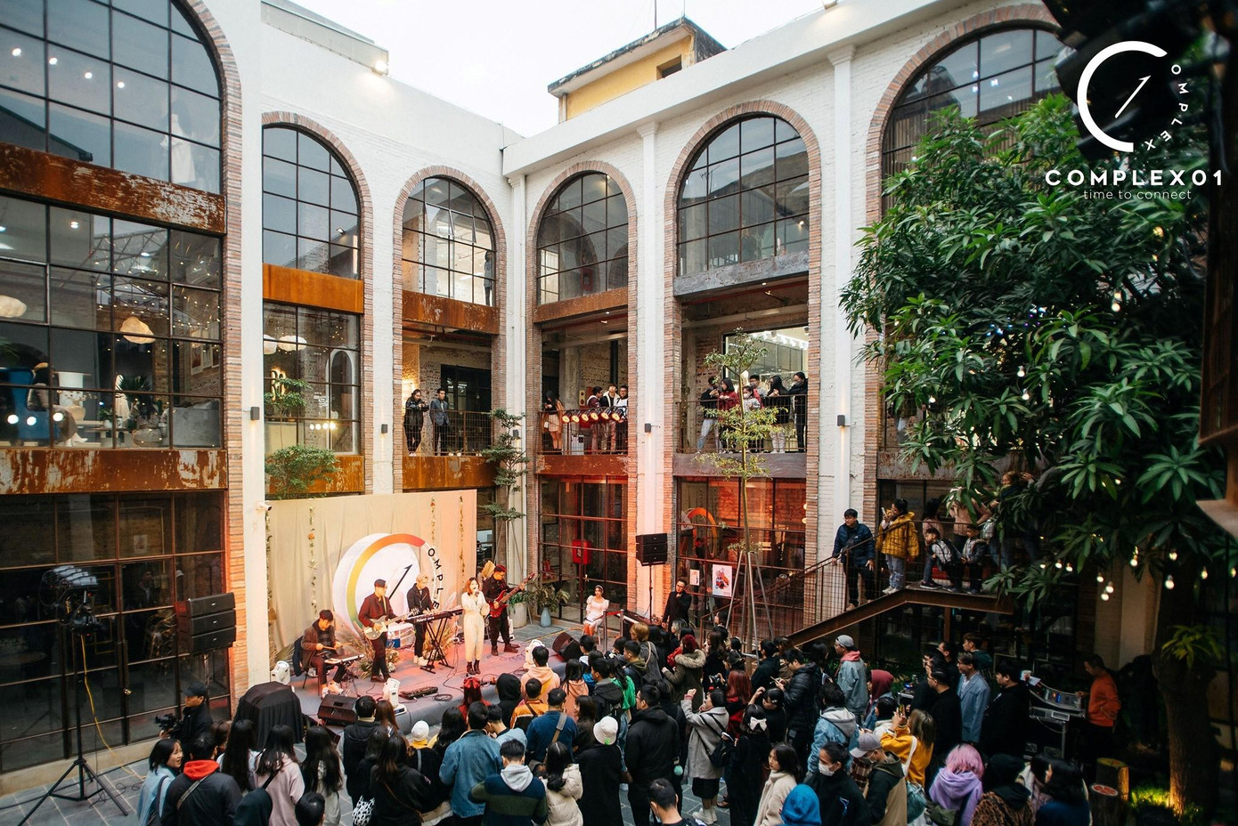 Không gian Complex 01 trước và sau khi tái thiết