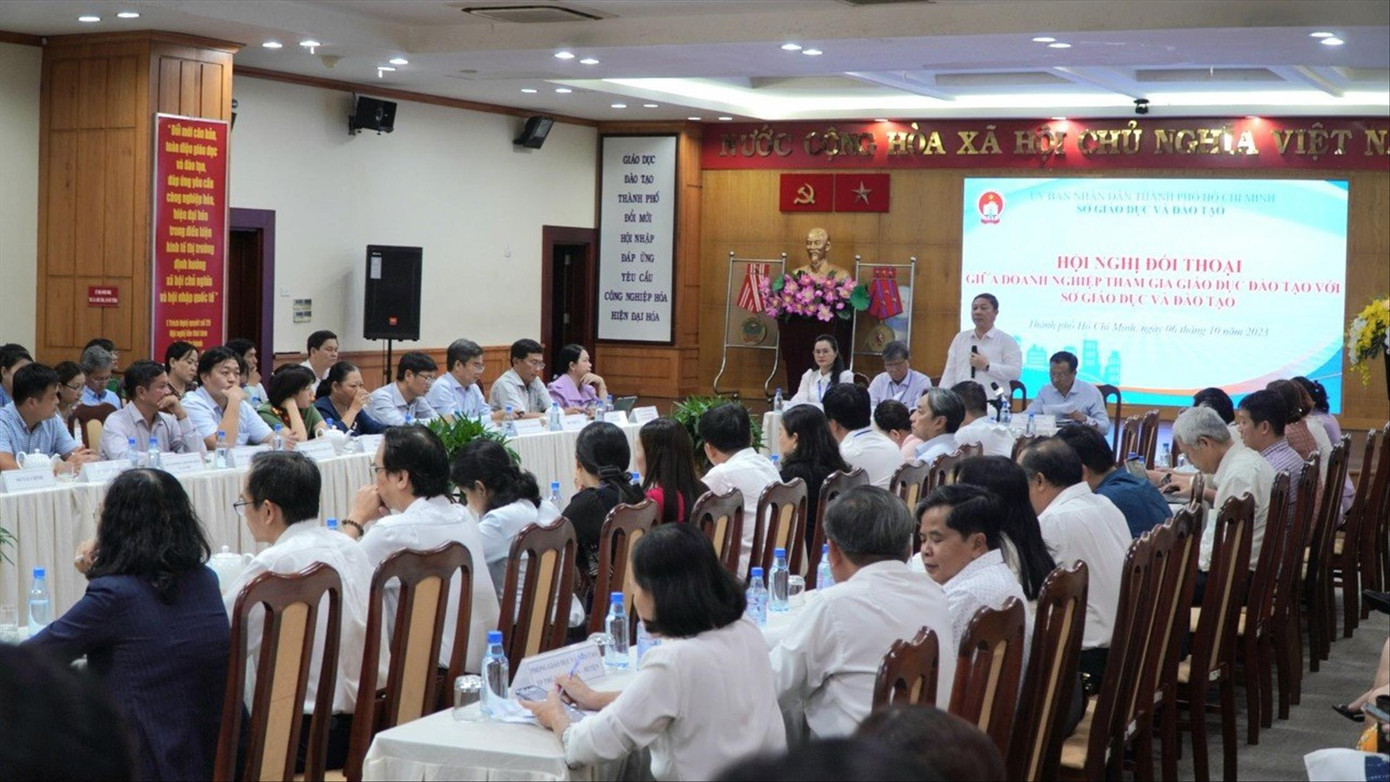 Toàn cảnh hội nghị đối thoại. Ảnh: Nhàn Lê Toàn cảnh hội nghị đối thoại. Ảnh: Nhàn Lê