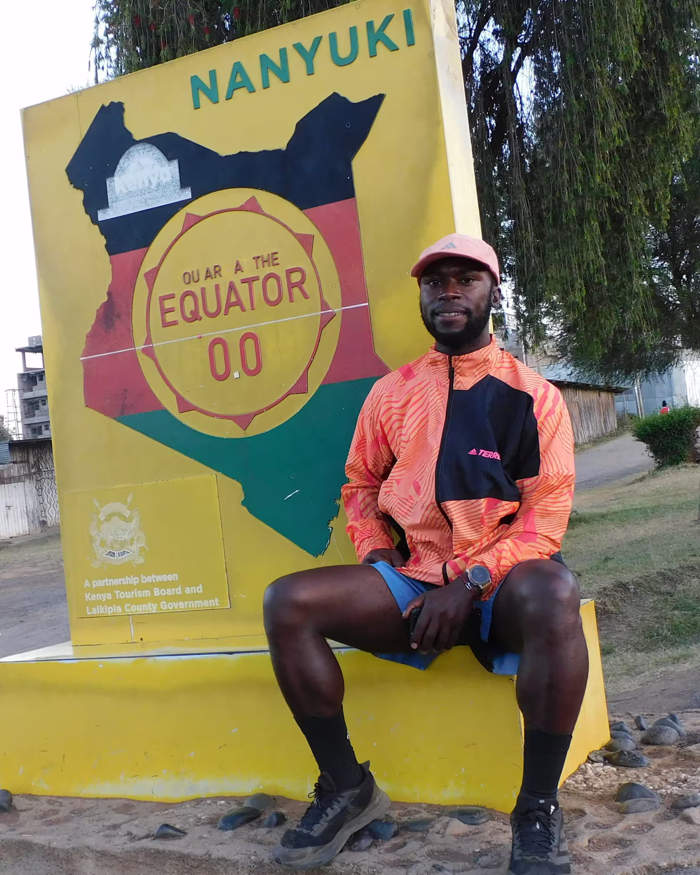 Anh Kato nghỉ chân ở Nanyuki, miền trung Kenya.