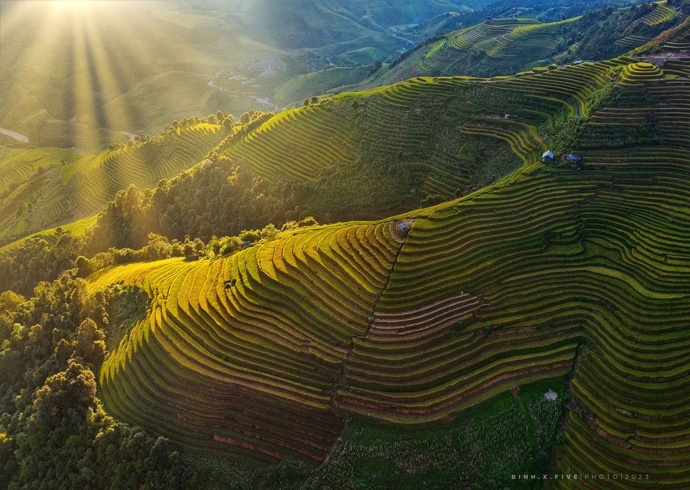 Di tích quốc gia đặc biệt danh lam thắng cảnh ruộng bậc thang Mù Cang Chải. Ảnh: Binh.x.five Di tích quốc gia đặc biệt danh lam thắng cảnh ruộng bậc thang Mù Cang Chải. Ảnh: Binh.x.five
