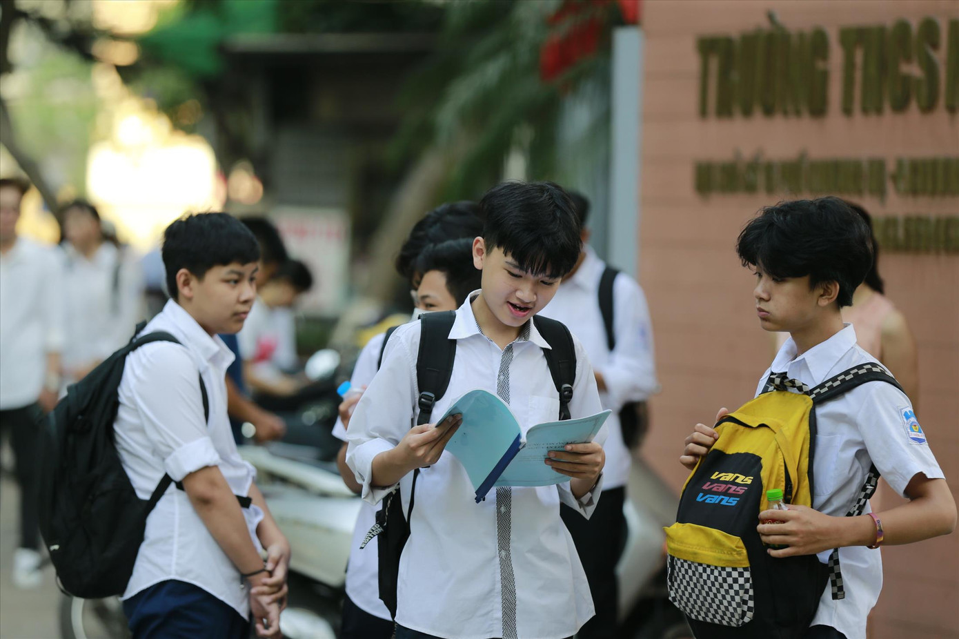 Thí sinh thi tuyển sinh lớp 10 tại Hà Nội năm 2024. Ảnh: Như Ý Thí sinh thi tuyển sinh lớp 10 tại Hà Nội năm 2024. Ảnh: Như Ý