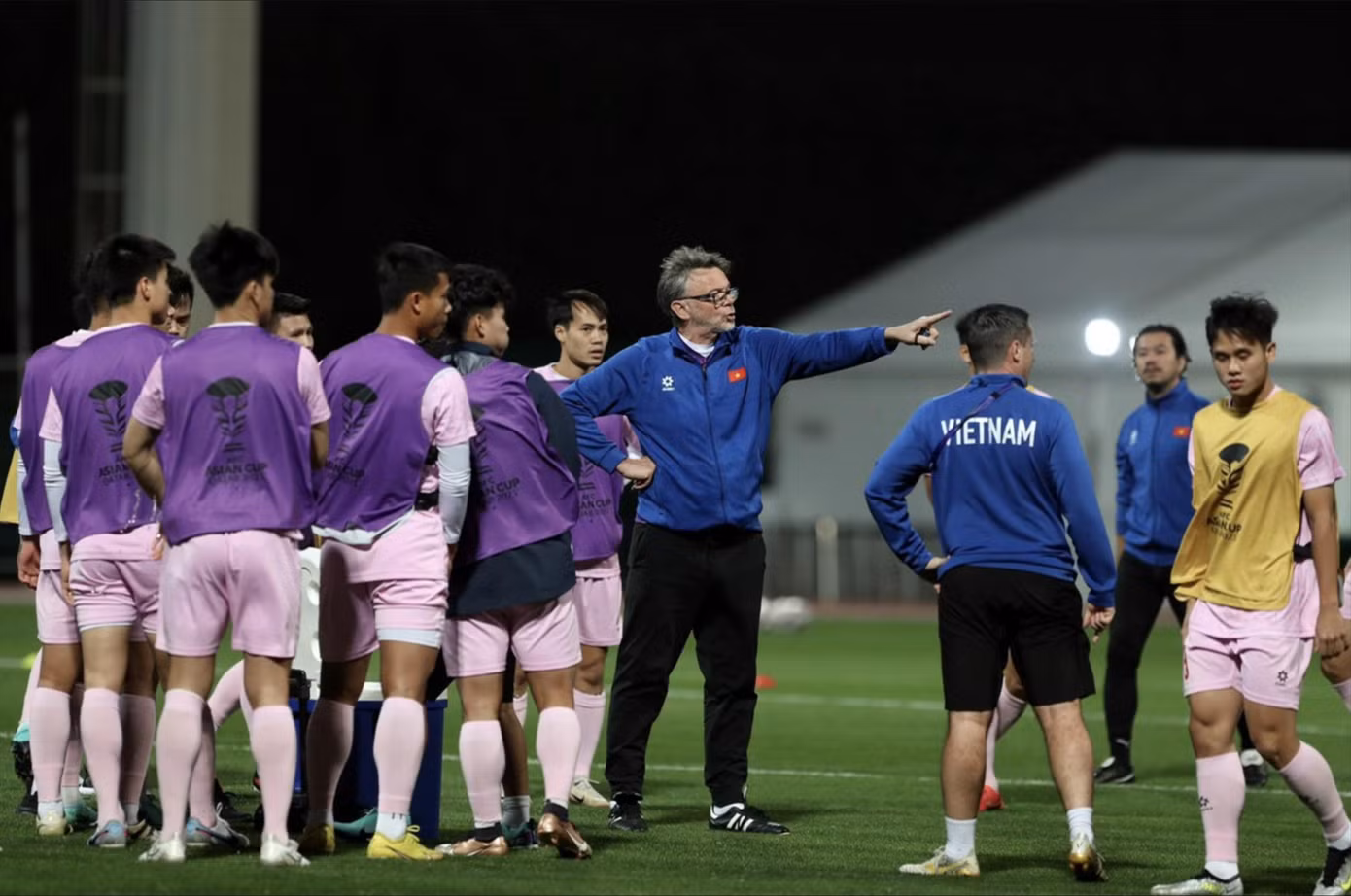 Ông Troussier chưa xây dựng được bộ khung ổn định của đội tuyển Việt Nam ảnh: Hữu Phạm