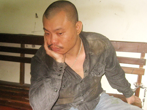 Đối tượng Bùi Mạnh Hà bị bắt tại cơ quan điều tra. Ảnh: Minh Dương Đối tượng Bùi Mạnh Hà bị bắt tại cơ quan điều tra