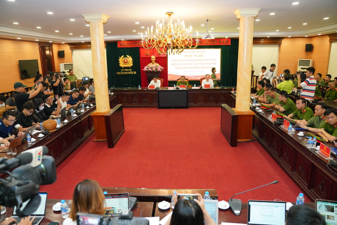 Toàn cảnh Hội nghị cung cấp thông tin về vụ án.