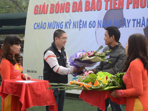 Trao giải cho các đội bóng