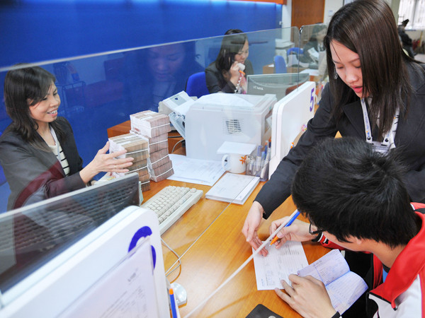 Việc công bố các chỉ số sẽ khiến hoạt động của ngân hàng lành mạnh hơn. Ảnh: Hồng Vĩnh