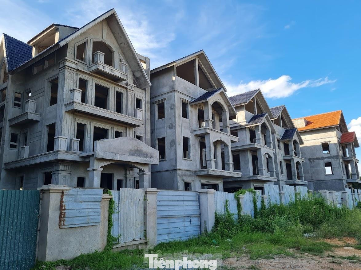 Trước đó, Thanh tra Chính phủ chỉ ra loạt sai phạm tại dự án liên quan đến phê duyệt, thực hiện dự án; thu hồi đất, bồi thường, giải phóng mặt bằng... Trước đó, Thanh tra Chính phủ chỉ ra loạt sai phạm tại dự án liên quan đến phê duyệt, thực hiện dự án; thu hồi đất, bồi thường, giải phóng mặt bằng...