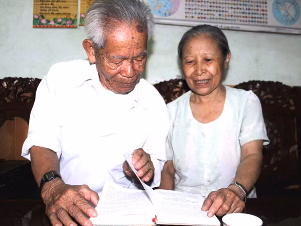 Ông Nhuận và bà Diễn ngày nay. Ông Nhuận và bà Diễm ngày nay