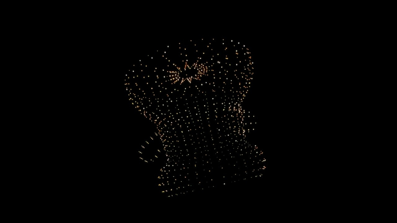 Hình ảnh trống đồng Đông Sơn xuất hiện mở ra một không gian đậm nét văn hóa, lịch sử, con người Việt Nam.